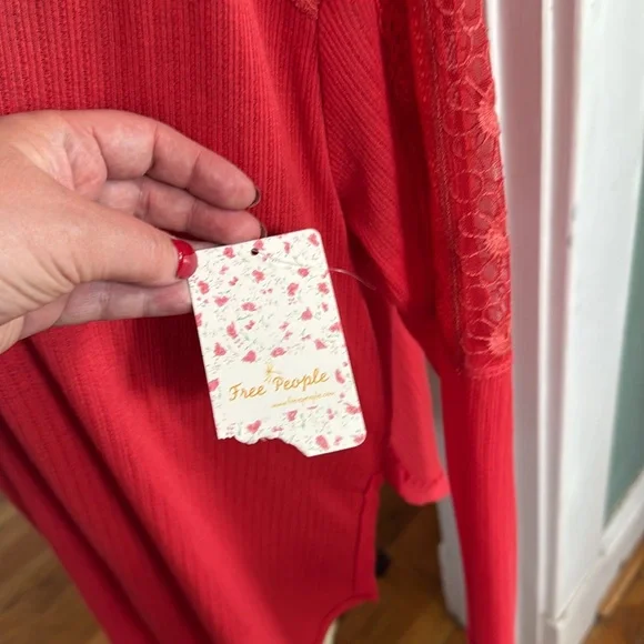 FREE PEOPLE - LOLA LONG SLEEVE TOP IN ROSE CRIMSON NEW - Picture 4 of 7